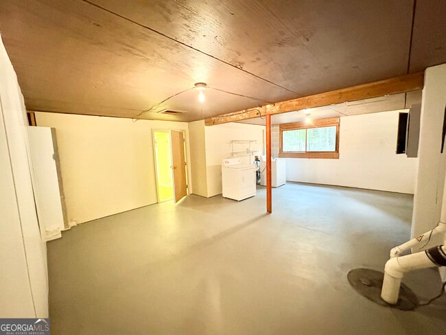 Building Photo - 435 Sherwood Rd