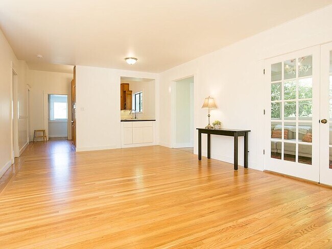 Living room dining area looking at kitchen - 15 G St