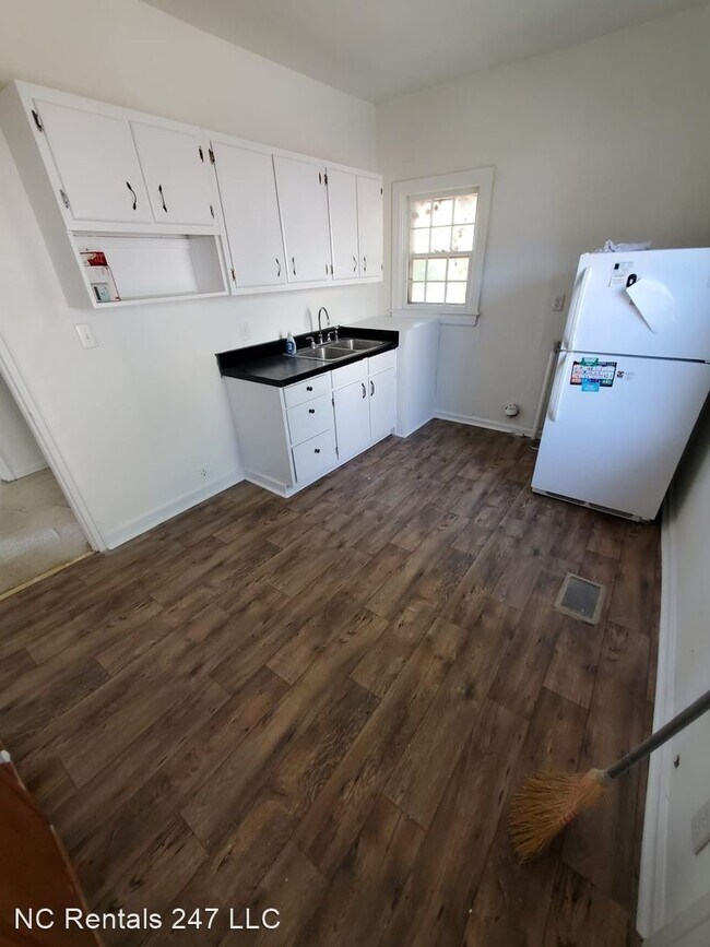 Building Photo - 2 br, 1 bath House - 2313 Maple St