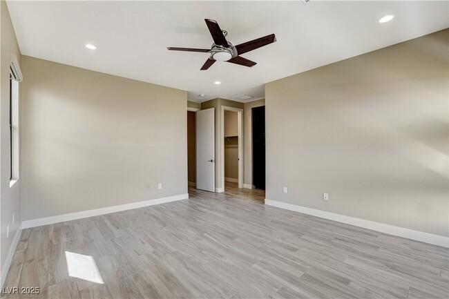 Building Photo - 64 Grey Feather Dr