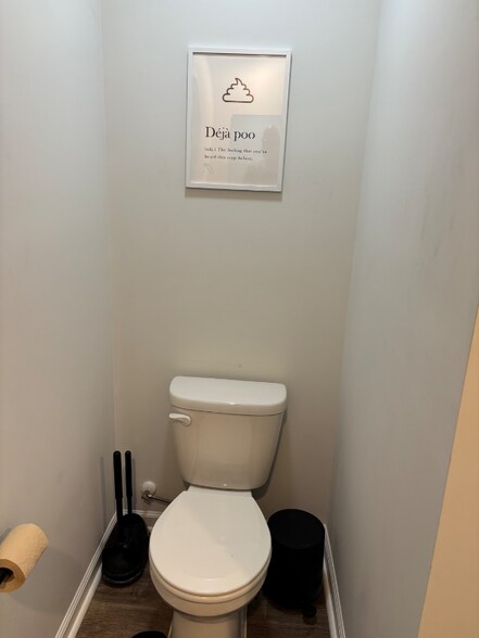 Building Photo - 125 E Sunrise Ln