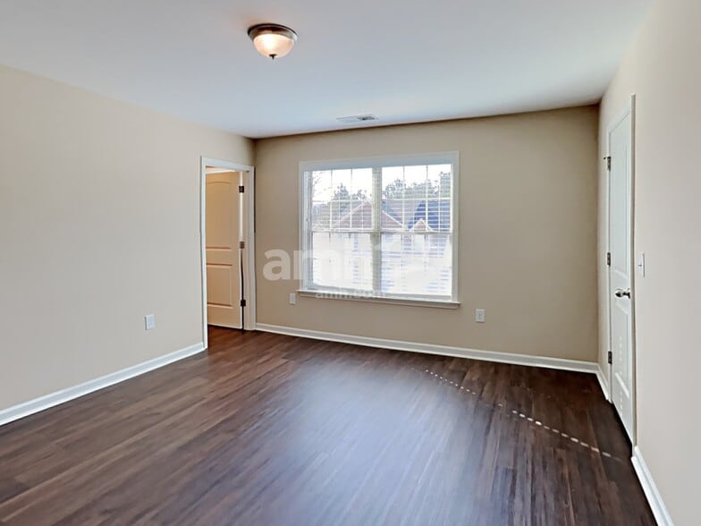 Building Photo - 913 Bridlemine Dr