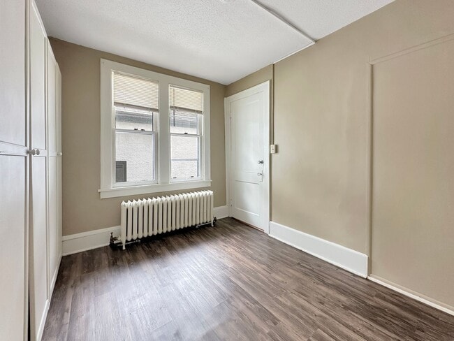 Building Photo - 3103 Dupont Ave S