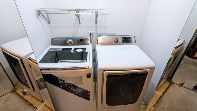 Building Photo - 1799 Monterey Ct