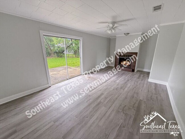 Building Photo - 2325 Butler Dr