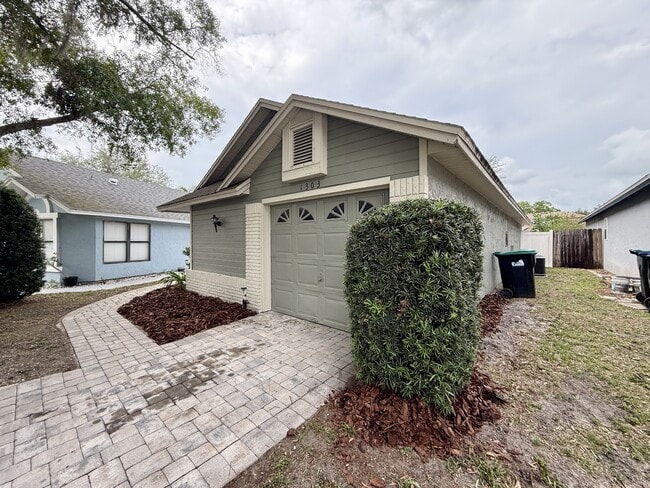 Building Photo - 1303 Creekbottom Cir