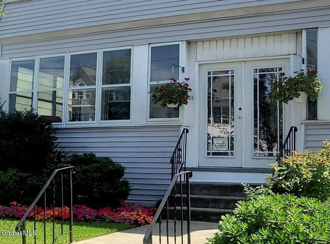 Building Photo - 38 Summit Ave