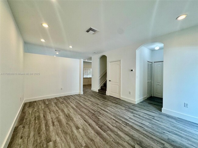 Building Photo - 14333 SW 125th Ct