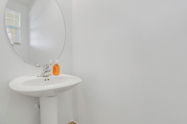 Building Photo - 6208 SE Portofino Cir