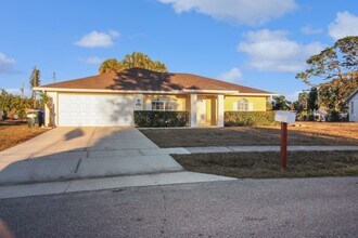 Building Photo - North Port Annual Home for Rent