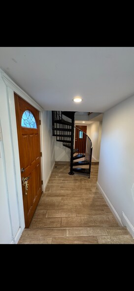 Building Photo - 1190 Quinnipiac Ave