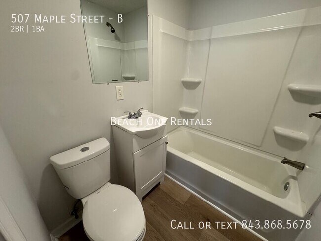 Building Photo - 507 Maple St