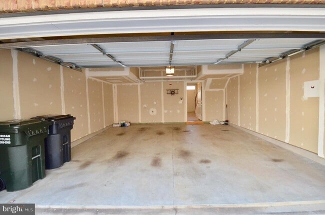 Building Photo - 3053 Waterloo Ln