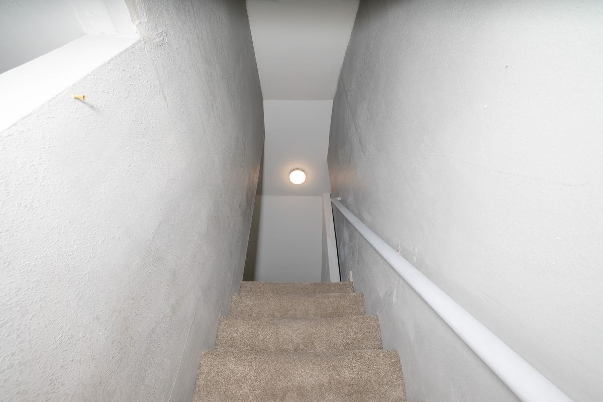 Building Photo - 6074 Tarnow St