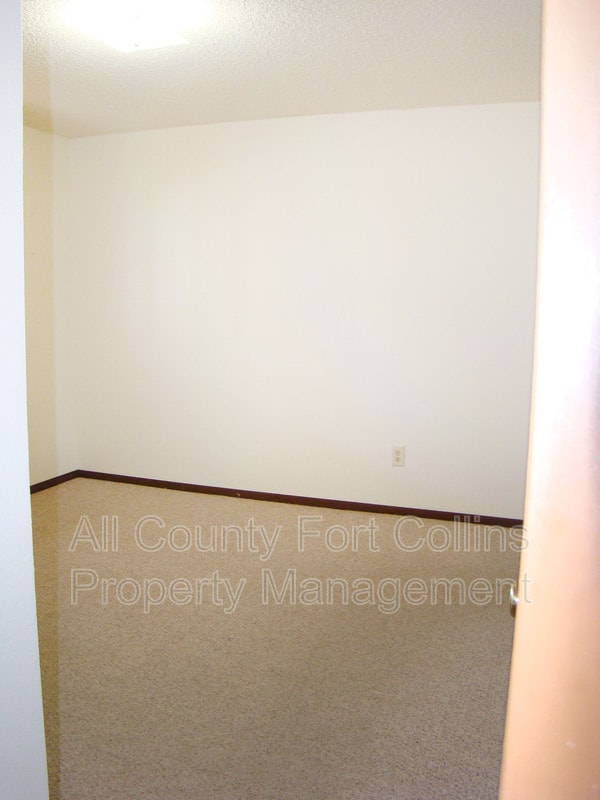 Building Photo - 421 Mulberry Dr