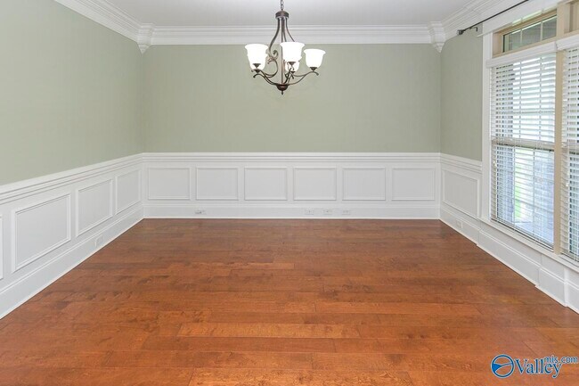 Building Photo - 161 Huntsmen Lane
