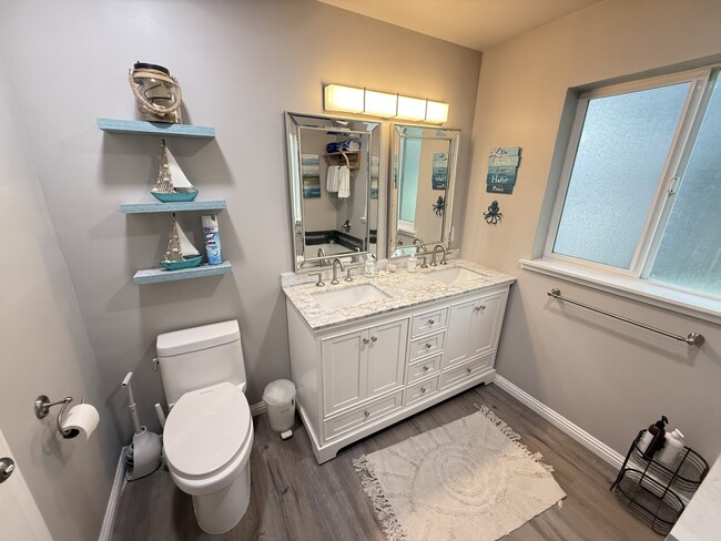 Building Photo - 1174 E Ocean Blvd