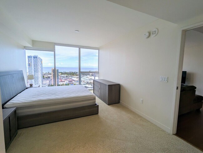 Building Photo - Fully Furnished Luxury Kakaako Living at Symphony 2 Bed, 2 Bath, 2 Parking