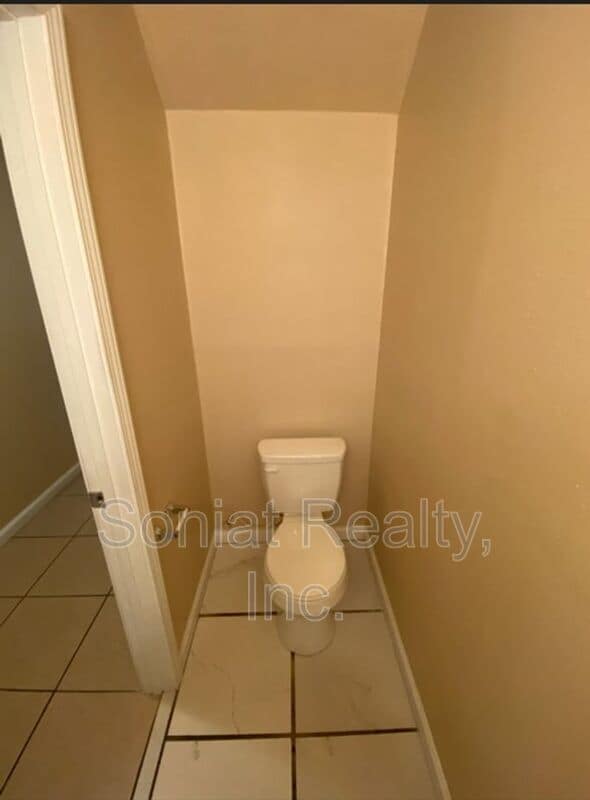 Building Photo - 7202 Salem Dr