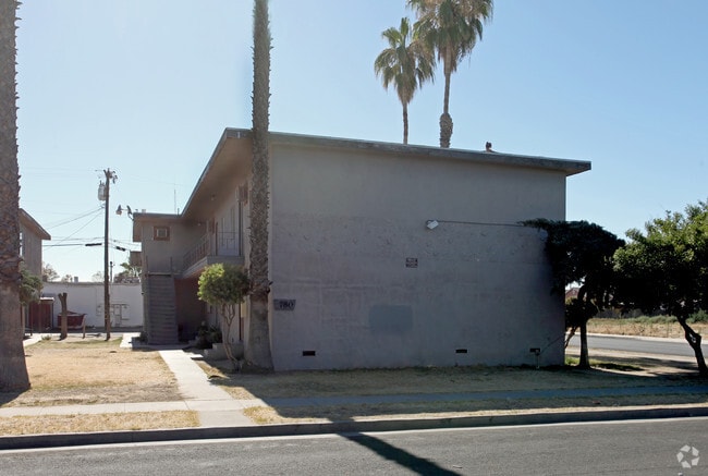 Building Photo - 780 W Davis St