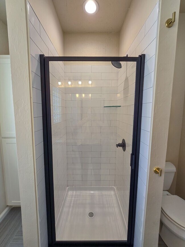 Building Photo - Cute 3 Bedroom Brick home in Shawnee