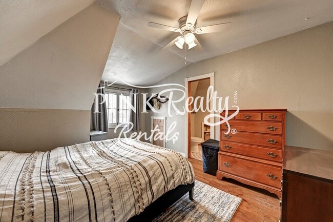 Building Photo - 1610 W Kiowa St