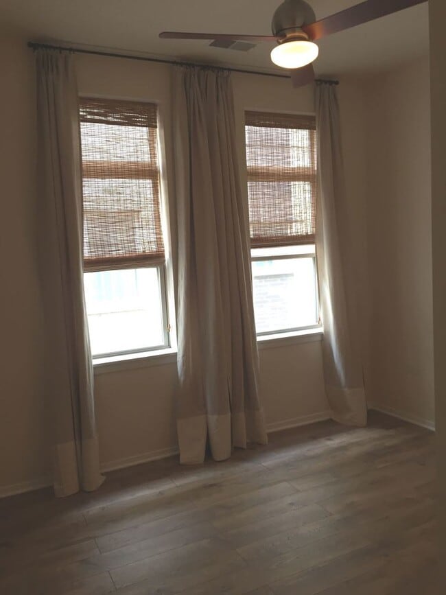 Building Photo - 2935 N Clybourn Ave