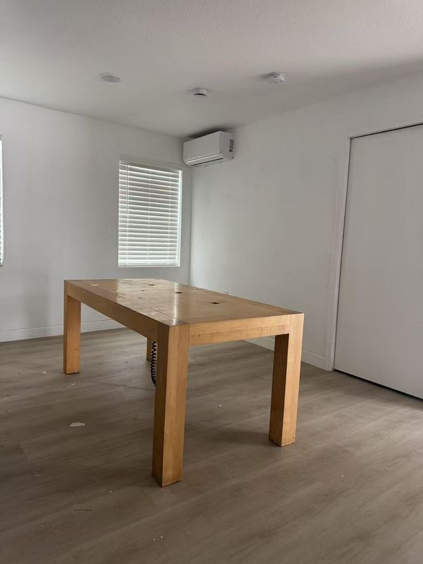 Building Photo - 301 W 1st St