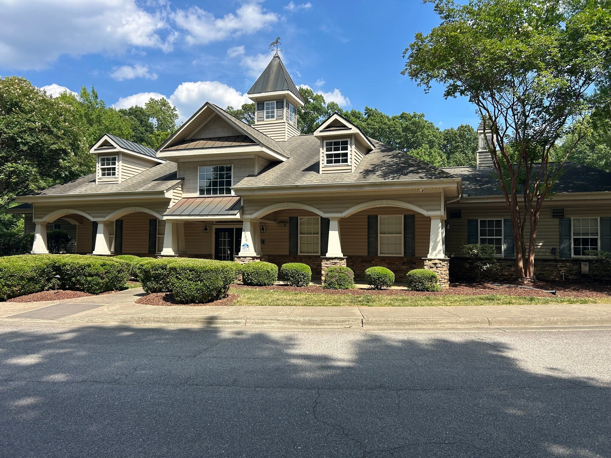 Building Photo - 8432 Central Dr