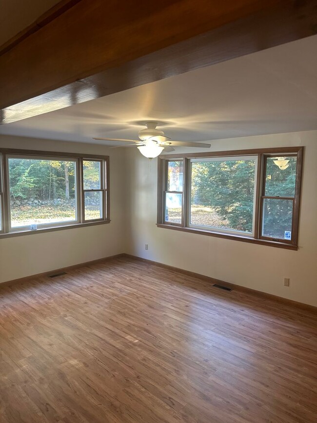 Building Photo - Charming Newly Renovated 3-Bedroom Home fo...