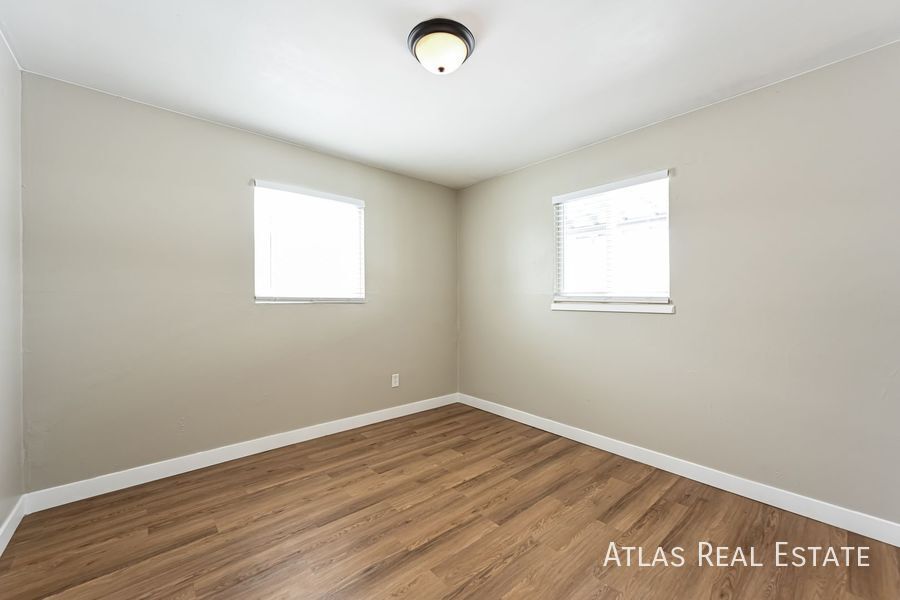 Building Photo - 916 Victor St