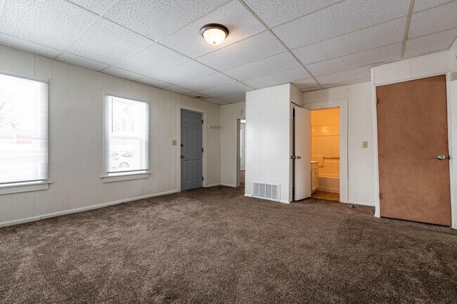 Building Photo - pp820