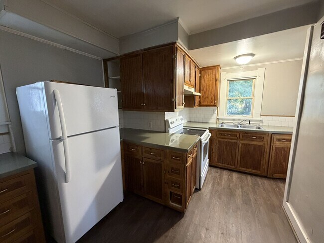 Building Photo - 3944 Revere Dr
