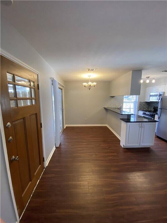 Building Photo - 3307 Whitepine Dr