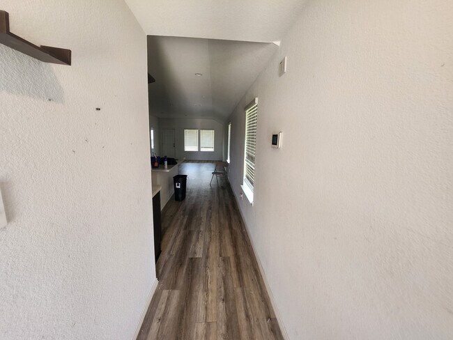 Building Photo - 1930 Legacy Hills Dr