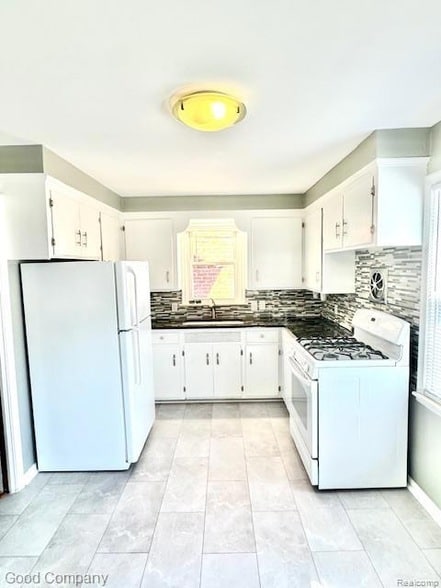 Building Photo - 319 S Pleasant St