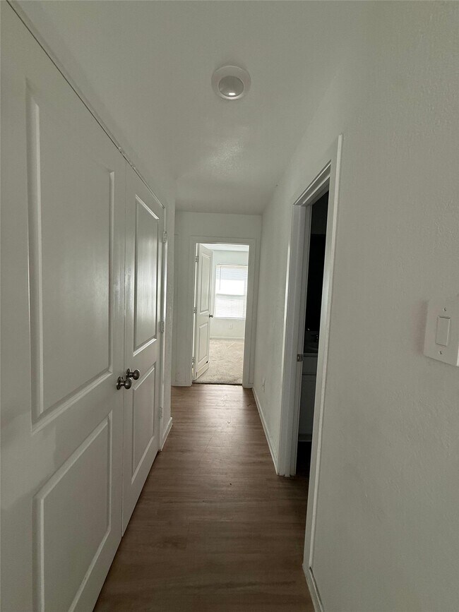 Building Photo - 2617 Castille Vly Pl
