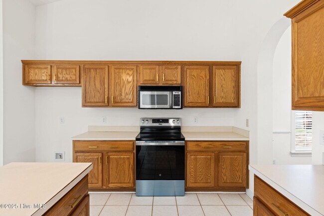 Building Photo - 943 Sandpiper Bay Dr SW