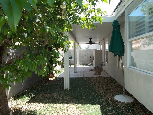Building Photo - Charming Home in Gated Melrose Park Estates with Dual Fireplaces & Covered Patio