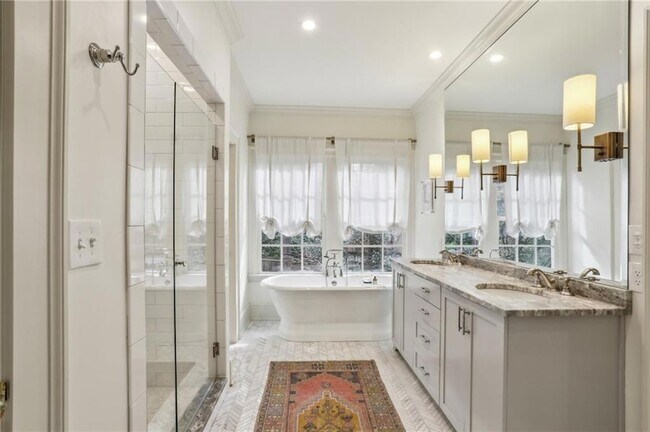 Building Photo - 2415 Oldfield Rd NW