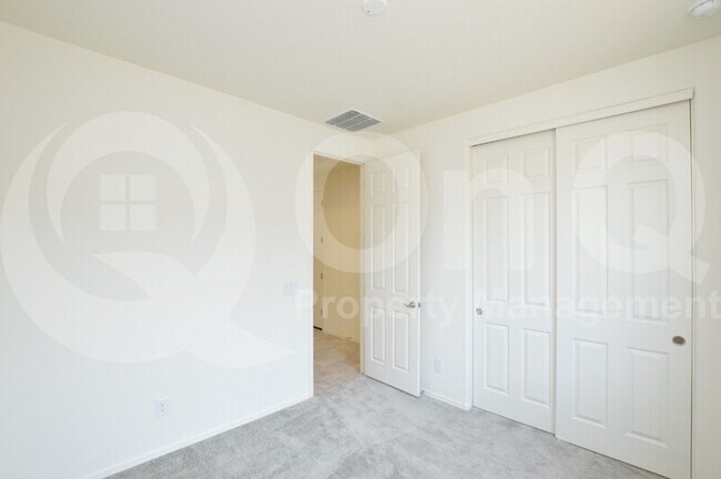 Building Photo - 816 S Strahan Pl