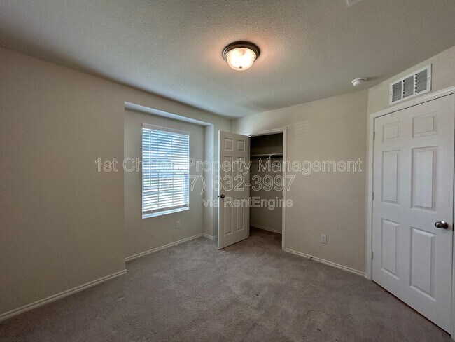 Building Photo - 4644 Benham Dr