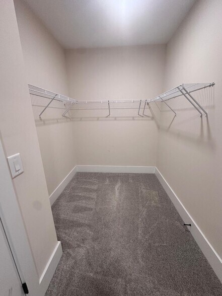 Building Photo - 113 Crested Coral Dr