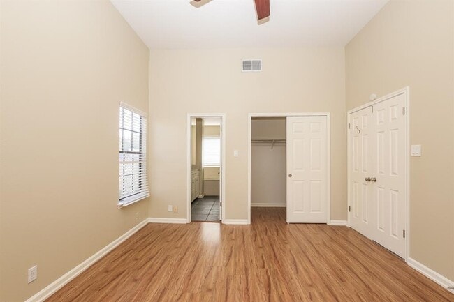 Building Photo - 2802 Hummingbird Cir