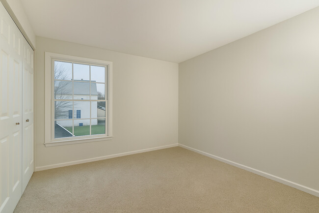 Building Photo - 3615 Fairfax Ct E