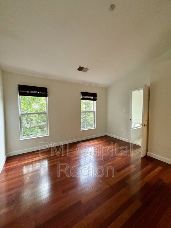 Building Photo - 20800 Mountain Lake Terrace