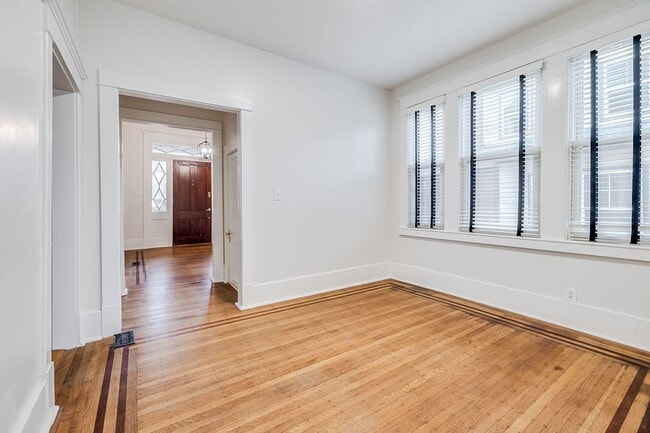 Building Photo - Beautiful Baldwin Park Craftsman home ready for move in!