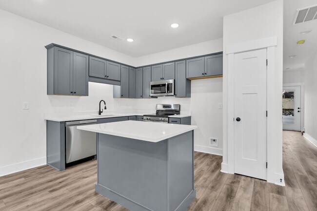 Building Photo - 180 Clay Ridge Dr