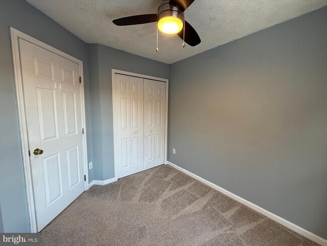 Building Photo - 10500 Boxmeer Ct