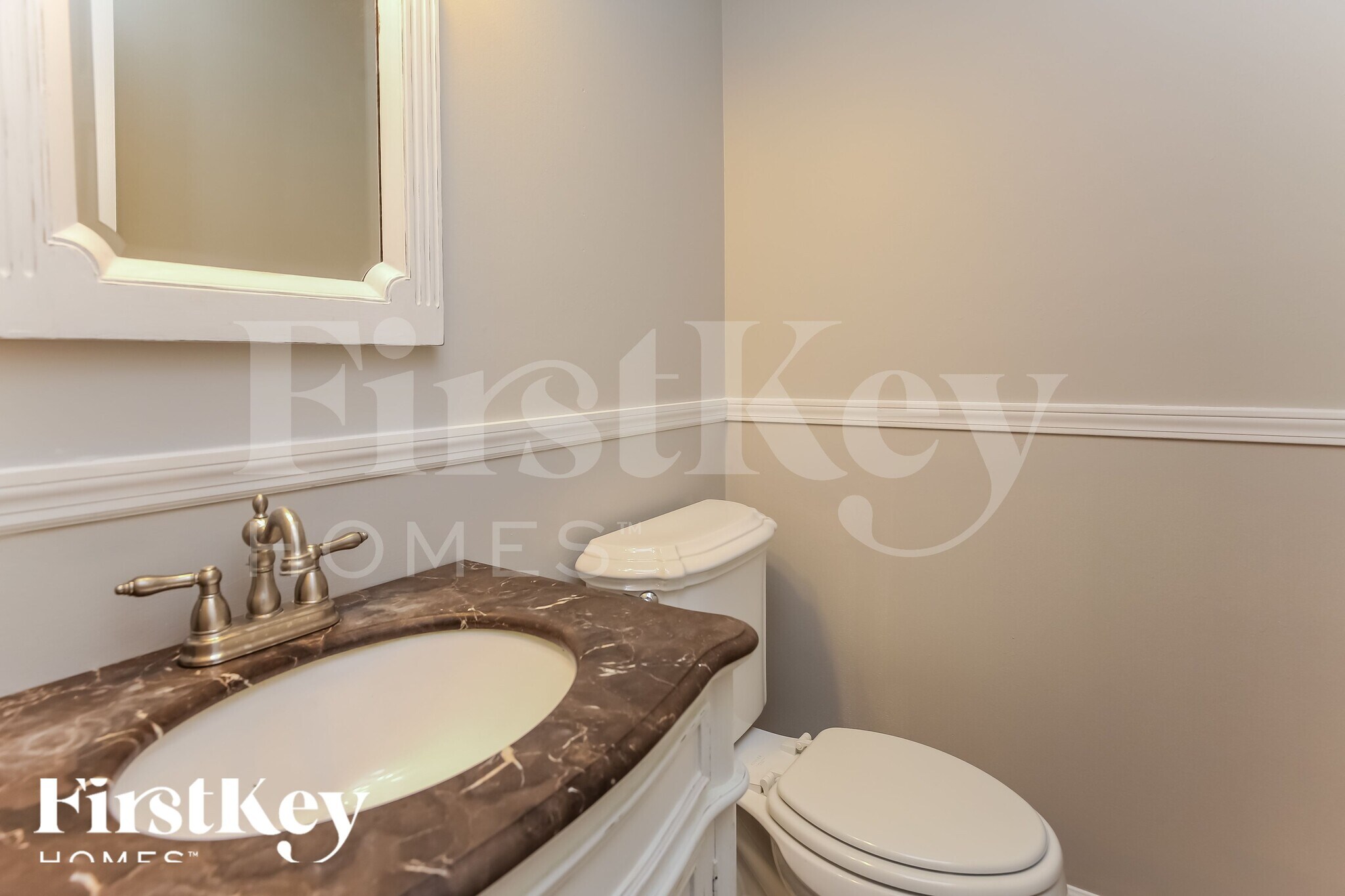 Building Photo - 432 Shady Ln Cir